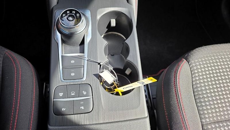Ford Kuga (2022) 2.5i PHEV 165 kW ST-line AT TZ - fotka 37 z 42