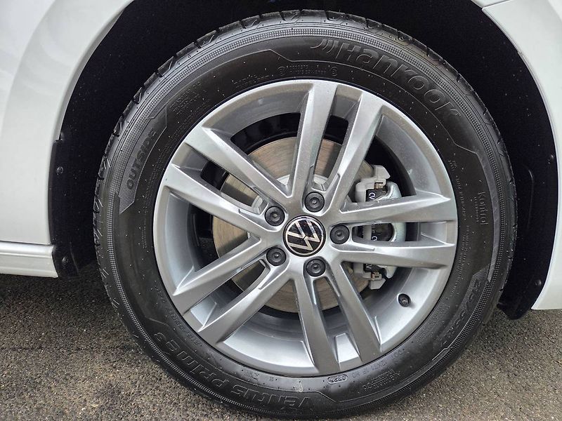 Volkswagen Touran (2026) 1.5 TSI DSG 7míst - fotka 47 z 48