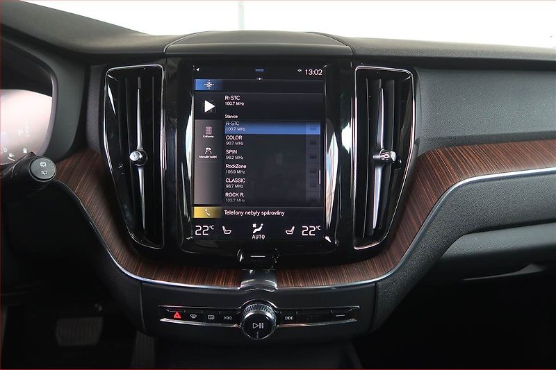 Volvo XC60 (2020) B4 AWD - fotka 12 z 17