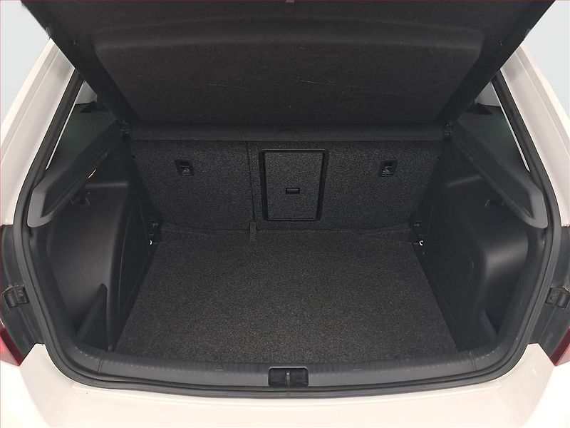 Škoda Rapid (2016) Spaceback 1.4 TDI, Xenony - fotka 14 z 16