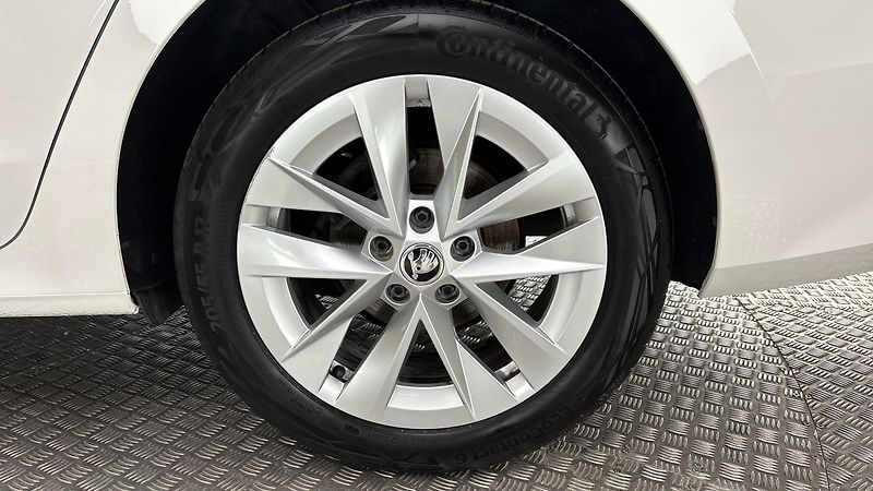 Škoda Octavia 2.0 TDI DSG Style - fotka 19 z 28