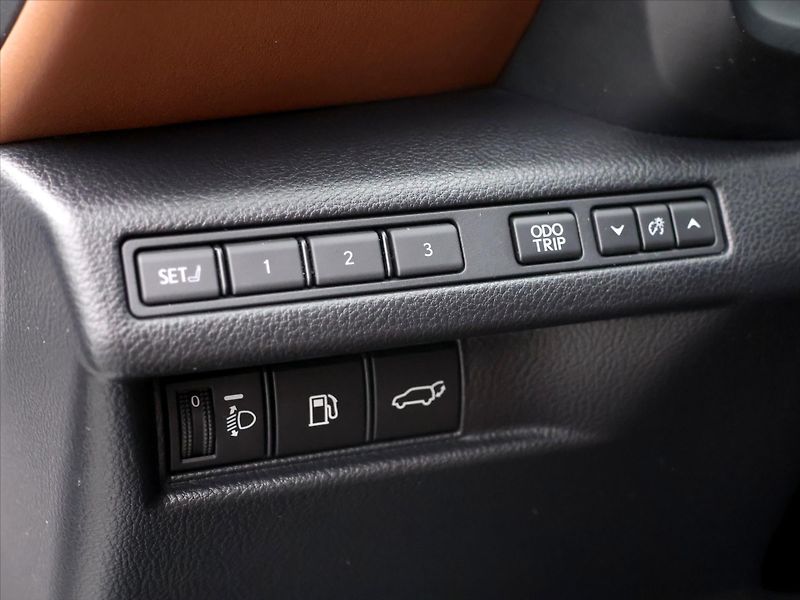Lexus LBX 1,5 HEV Relax FWD 67kW CZ - fotka 17 z 39
