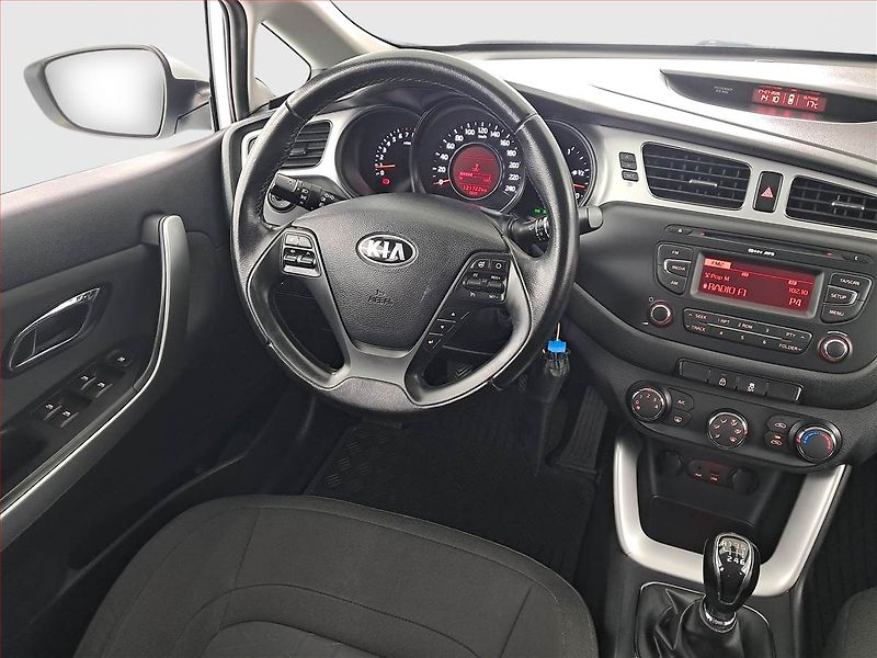 Kia Ceed (2013) 1.6 GDI, ČR,1.maj, Serv.kniha - fotka 7 z 16