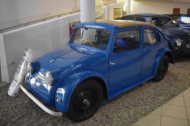 Sanitní Tatra 603A