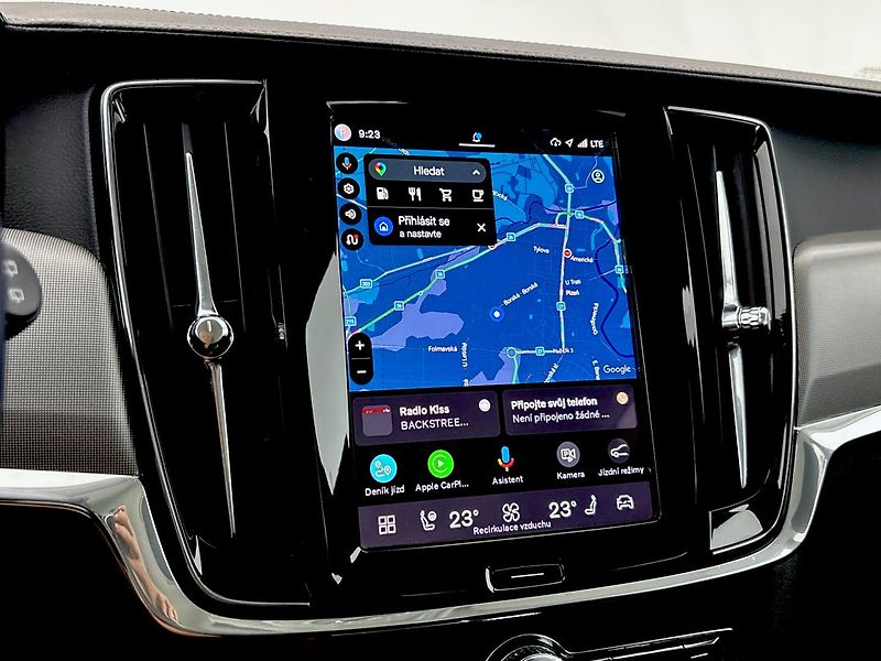 Volvo V90 Cross Country AWD - fotka 25 z 29