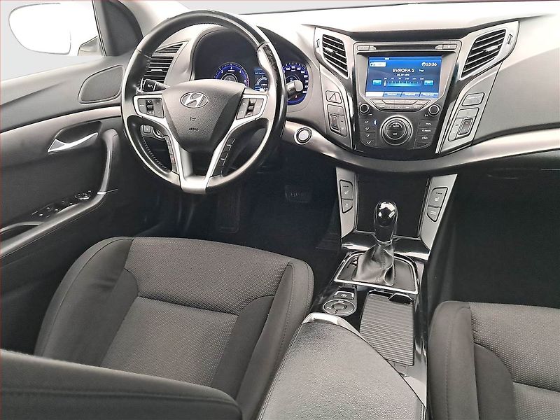 Hyundai i40 (2014) 1.7 CRDi, Automat, Serv.kniha - fotka 7 z 16
