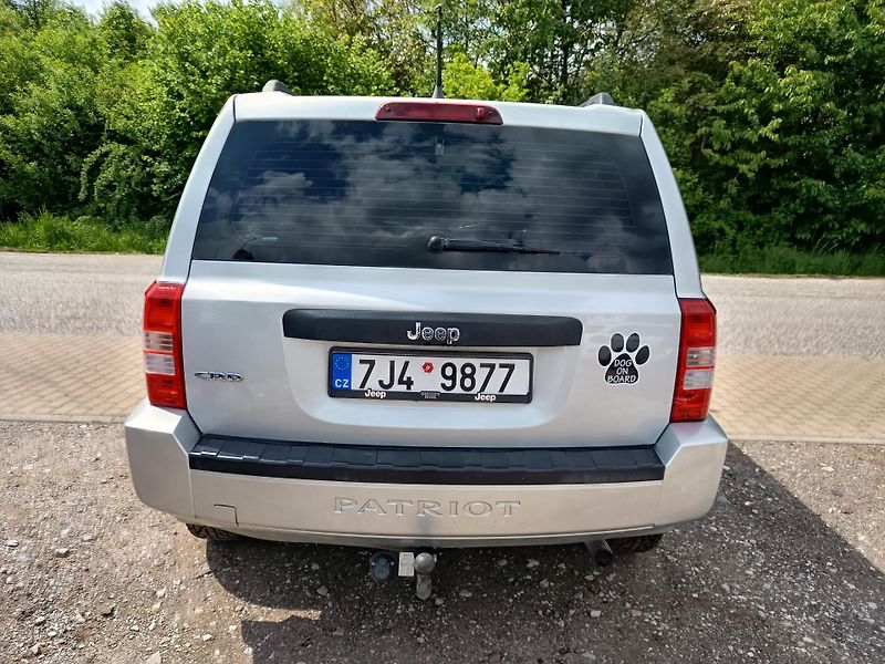 Jeep Patriot (2010) 2.0 TD 103kw - fotka 13 z 35