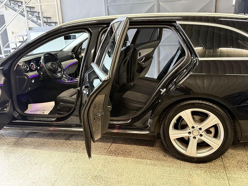 Mercedes-Benz Třídy E (2017) 200i AVANTGARDE,ZÁRUKA , - fotka 14 z 33