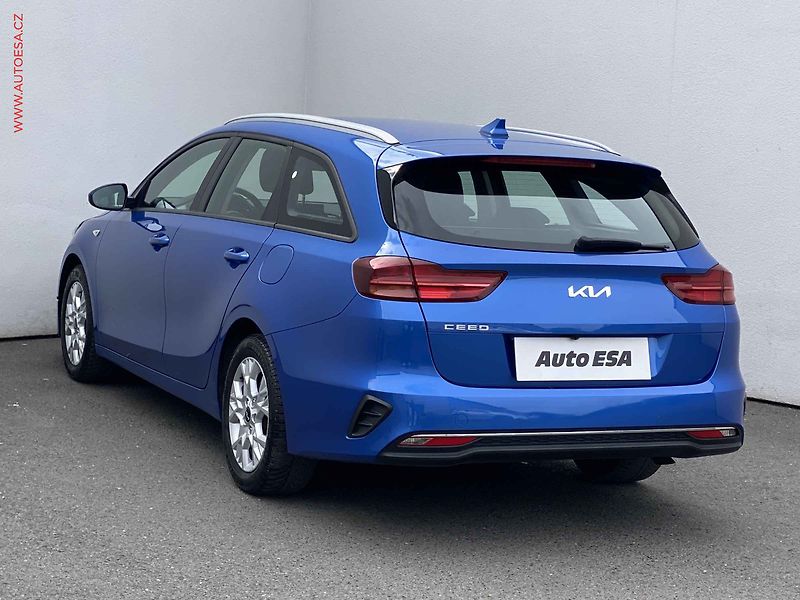 Kia Ceed (2023) 1.5 T-GDi, ČR, Spin, AT - fotka 6 z 18