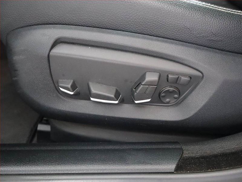 BMW Řada 5 (2013) 530d xDrive, 4X4, Automat - fotka 22 z 27