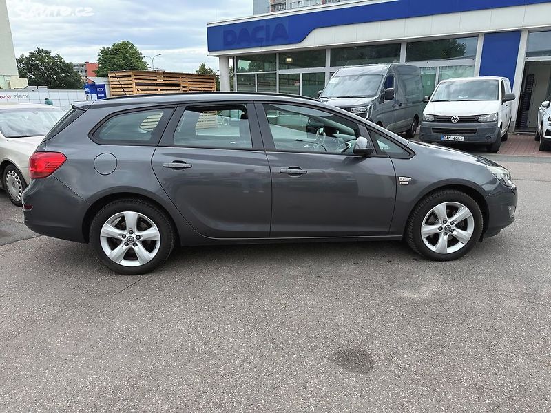 Opel Astra 1.7 CDTi 81kW - fotka 5 z 38