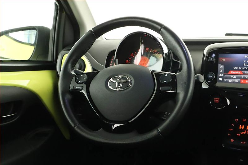 Toyota Aygo (2016) 1.0 VVT-i, Navi, Tempomat - fotka 8 z 13