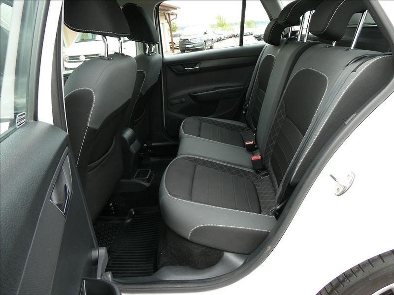 Škoda Fabia 1,0 TSi 81kW 2xkola,DPH,servis - fotka 24 z 43