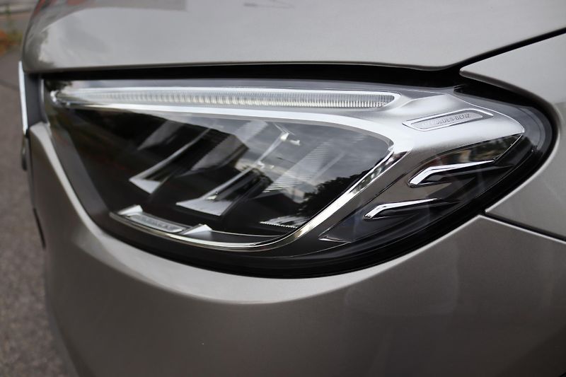 Mercedes-Benz GLC Mercedes-Benz GLC 200 4MATIC - fotka 56 z 58
