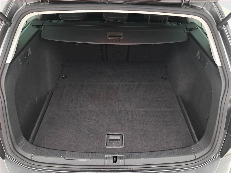 Volkswagen Golf (2017) 2.0 TDI, 4X4, Automat, Navi - fotka 14 z 28