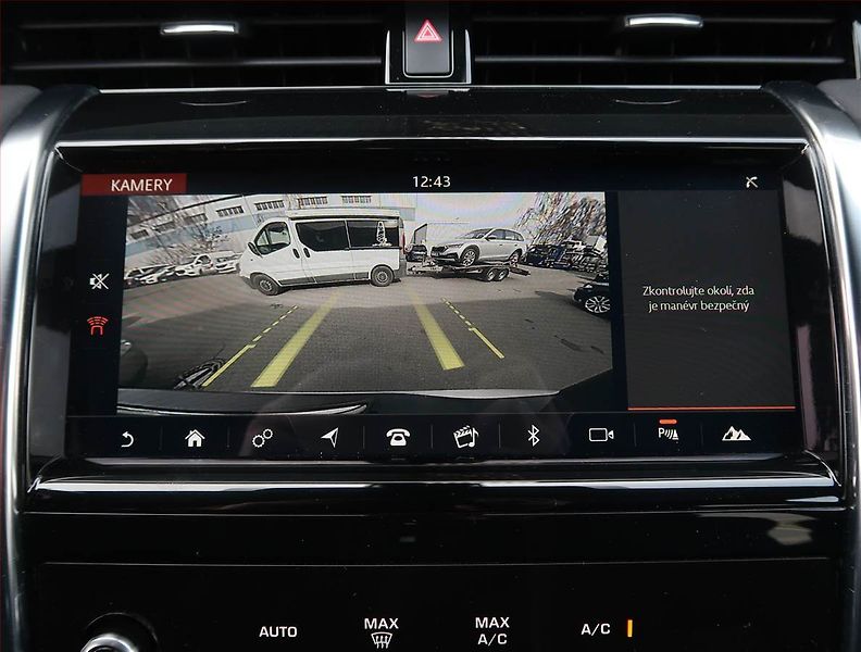 Land Rover Discovery Sport (2020) Black Edition D180 - fotka 15 z 17