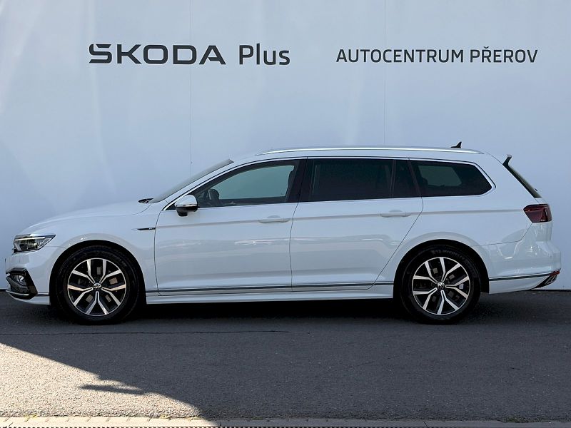 Volkswagen Passat (2021) 2.0 TDI 110kW R-LINE - fotka 3 z 35