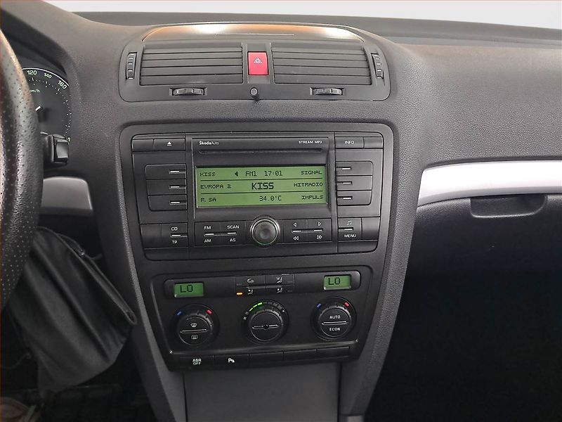 Škoda Octavia (2008) 2.0 TDI - fotka 12 z 18