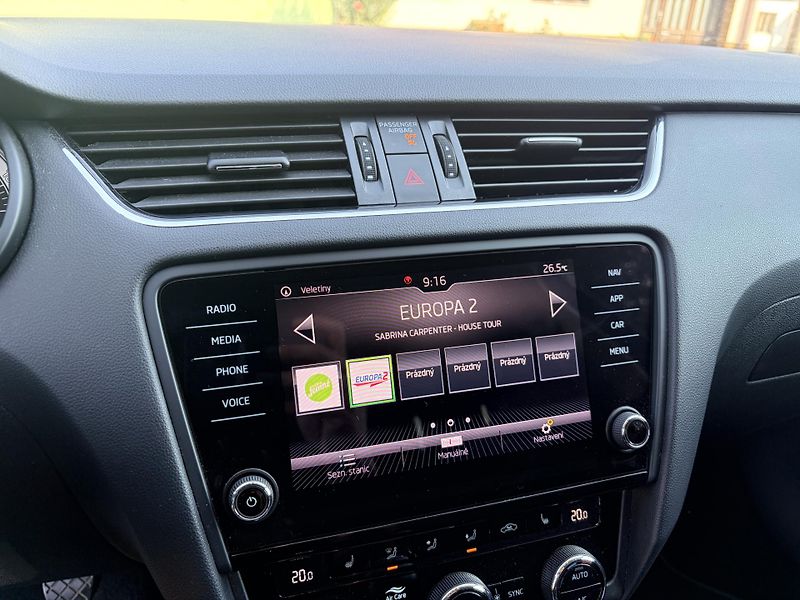 Škoda Octavia 1.5TSI TAŽNÉ - fotka 19 z 45
