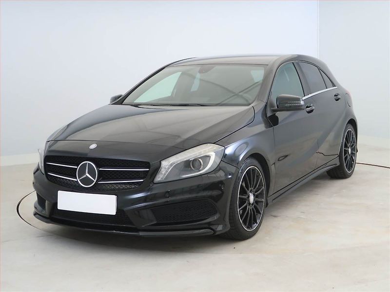 Mercedes-Benz Třídy A (2013) AMG line A 200 CDI, Kůže, Navi - fotka 2 z 16