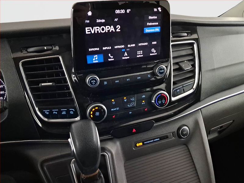Ford Tourneo Custom (2019) Titanium 2.0 EcoBlue, ČR, DPH - fotka 12 z 23