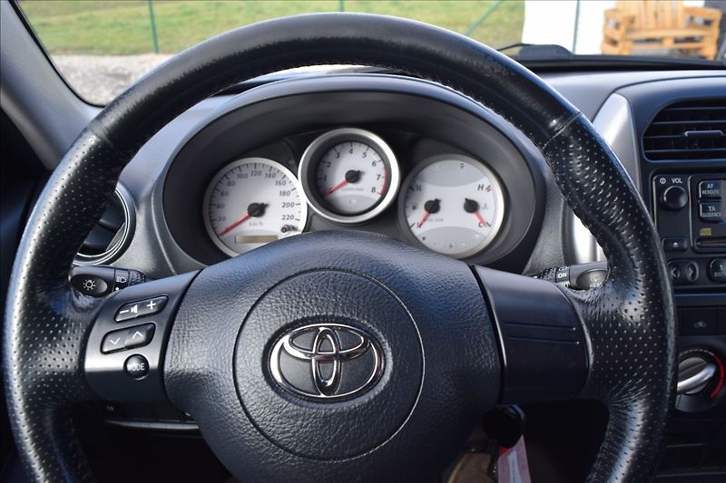 Toyota RAV4 2,0 VVT-i 4WD 110KW BEZ KOROZE - fotka 22 z 33