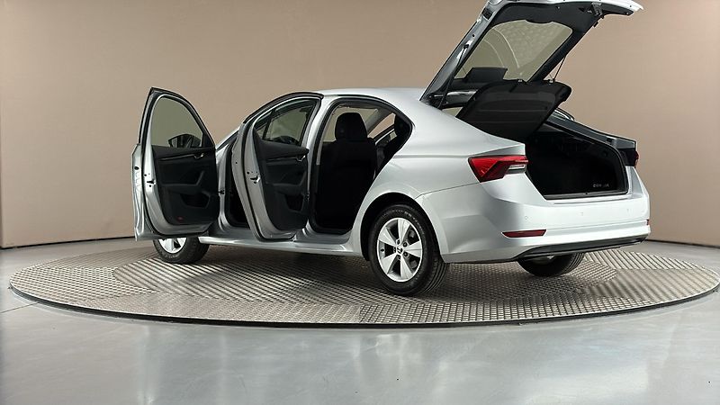 Škoda Octavia 1.0 TSI Active - fotka 7 z 23