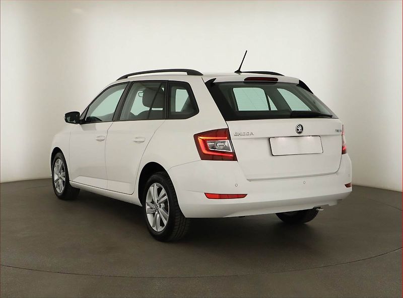 Škoda Fabia (2019) Style 1.0 TSI, ČR,1.maj - fotka 4 z 17