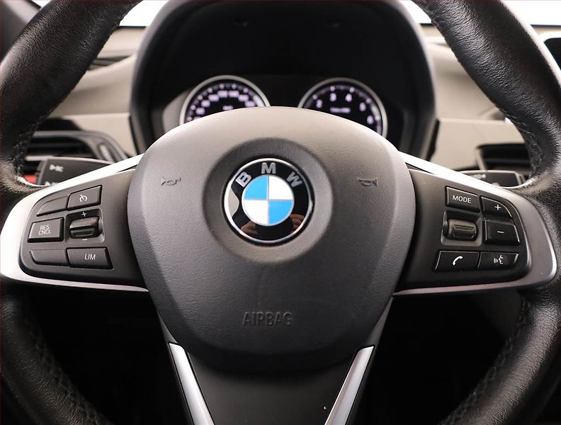 BMW X1 (2019) sDrive18i, Automat, Serv.kniha - fotka 8 z 20
