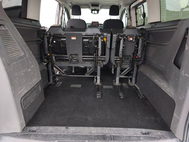 Ford Tourneo Custom (2020) 2.0 TDCi , ČR, tažné, 1. maj. - fotka 29 z 29