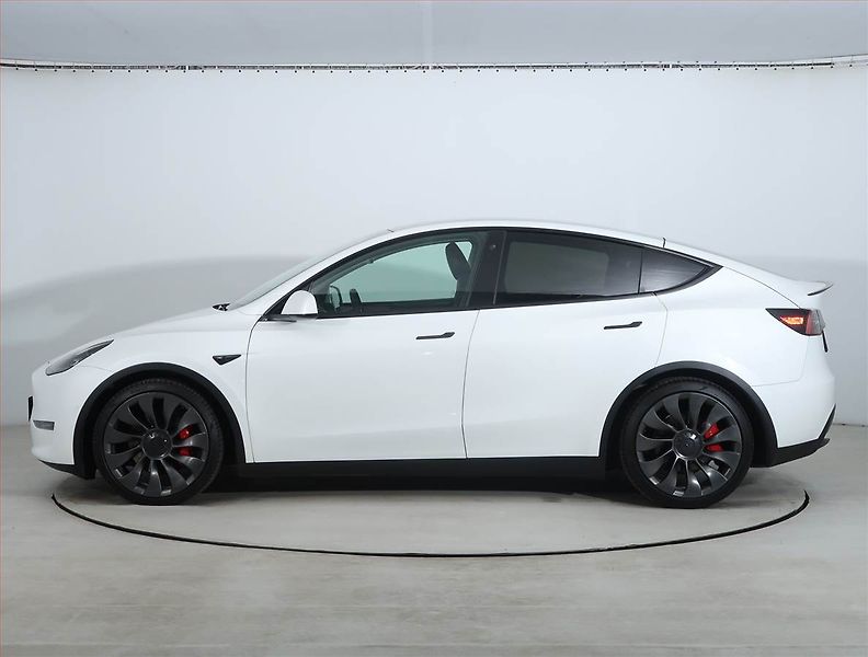 Tesla Model Y (2022) Performance 79kWh, SoH 92% - fotka 3 z 26