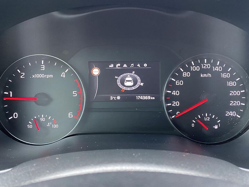 Kia Sportage 1.7 CRDI 85 kW - fotka 9 z 26