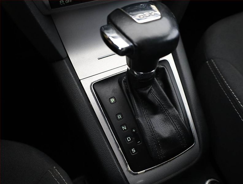 Škoda Octavia (2011) Ambiente 1.6 TDI, Automat - fotka 10 z 14