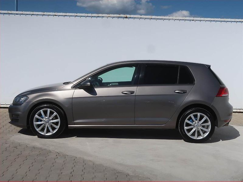 Volkswagen Golf (2013) 1.2 TSI, Serv.kniha, Xenony - fotka 3 z 17