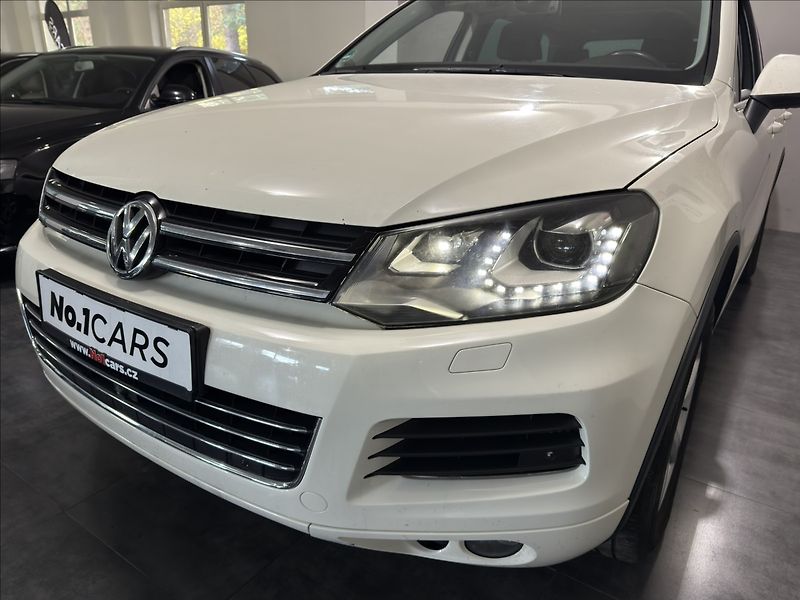 Volkswagen Touareg 3,0   TDI PO ROZVODECH ACC 360 - fotka 27 z 28