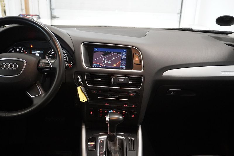Audi Q5  2,0 TFSI QUATTRO AUT. - fotka 21 z 27