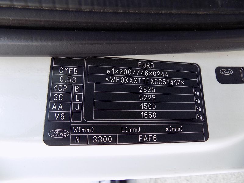 Ford Transit 2,2 TDCI 92 KW MWB 350 TREND - fotka 33 z 38
