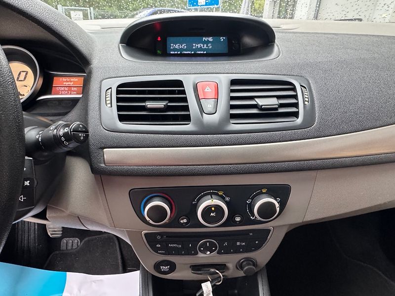 Renault Mégane (2011) 1.6 16V - fotka 19 z 29