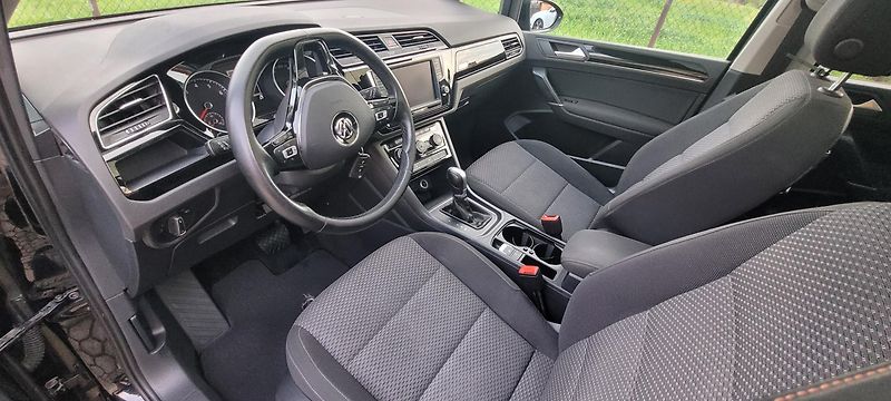 Volkswagen Touran (2016) 1,4TSi 110kW benzín DSG FuLLeD - fotka 17 z 44
