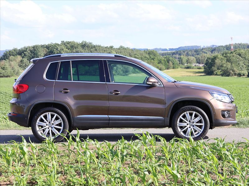 Volkswagen Tiguan 2,0 TSI DSG 4x4 Sport&Style - fotka 8 z 30