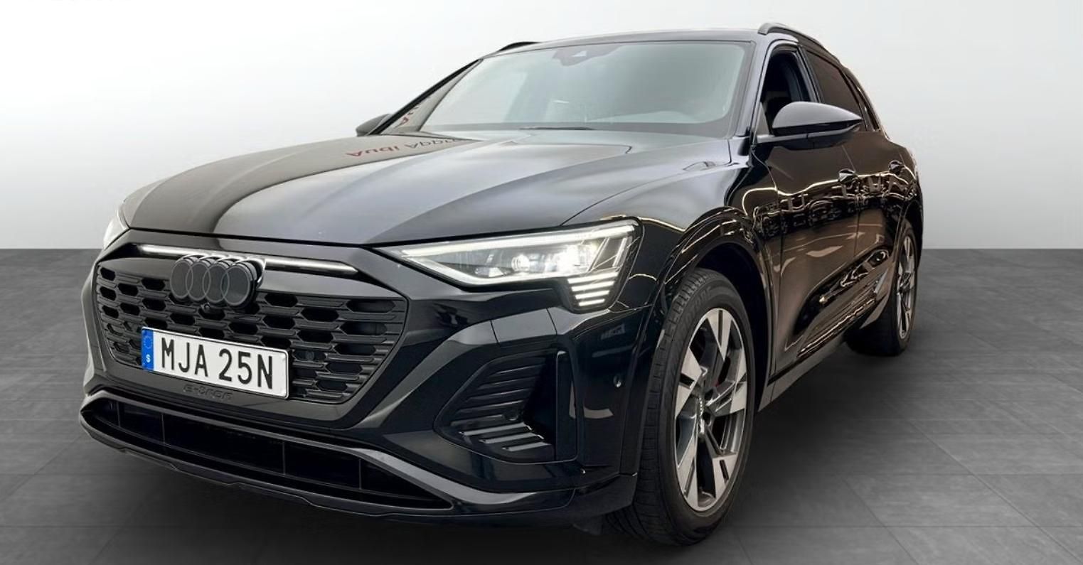 Audi Q8 e-tron 55 Q S-Line 360k Pano Tažné