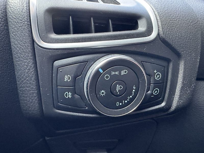 Ford Focus (2011) 1.6i Ti-VCT Klima Servis - fotka 9 z 50