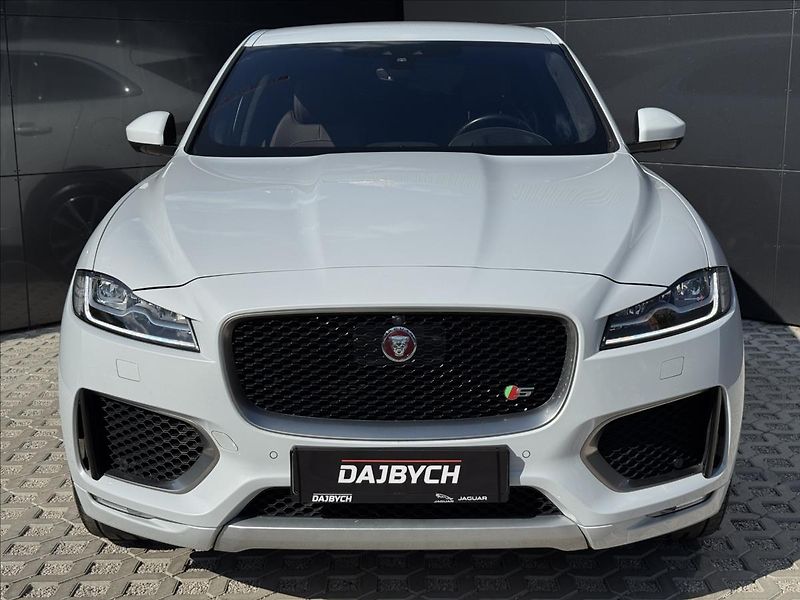 Jaguar F-Pace 3,0 30d V6 AWD S AT DPH - fotka 4 z 33
