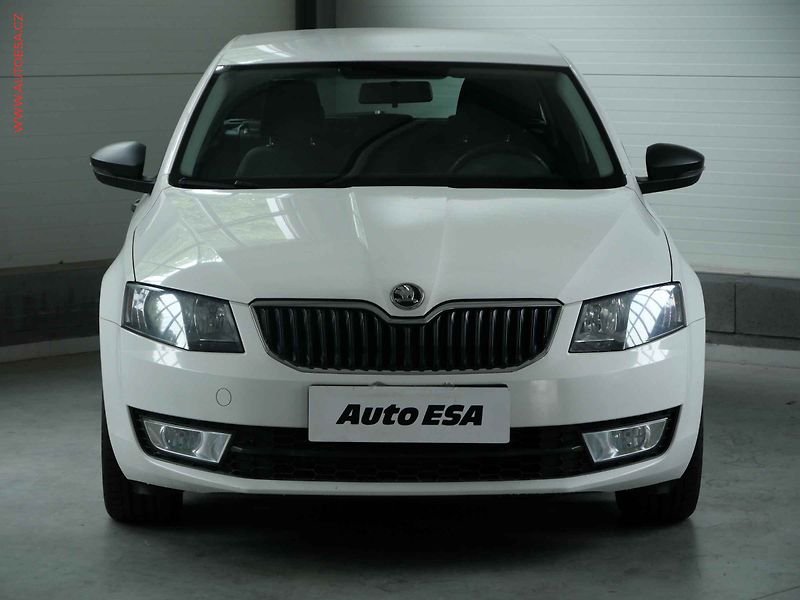Škoda Octavia (2014) 1.6 TDi, 2.maj,ČR, Active, AC - fotka 2 z 16