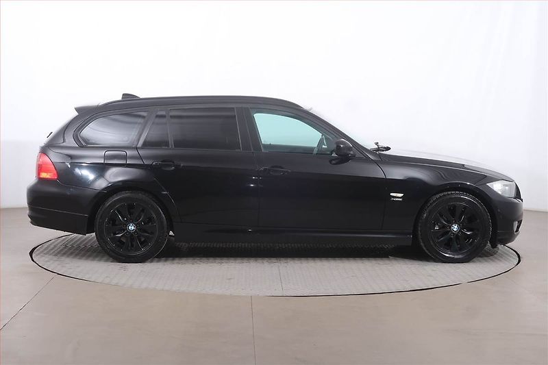 BMW Řada 3 (2012) 320 d xDrive, 4X4, Automat - fotka 6 z 26