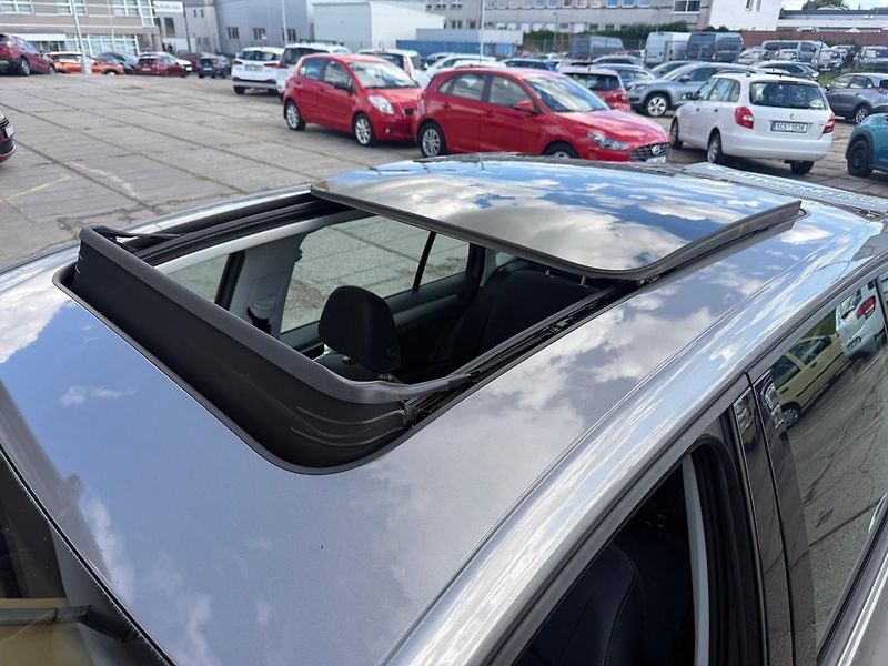 Volkswagen Golf Sportsvan 1.4 TSI 92kW Comfortline Panor - fotka 20 z 20