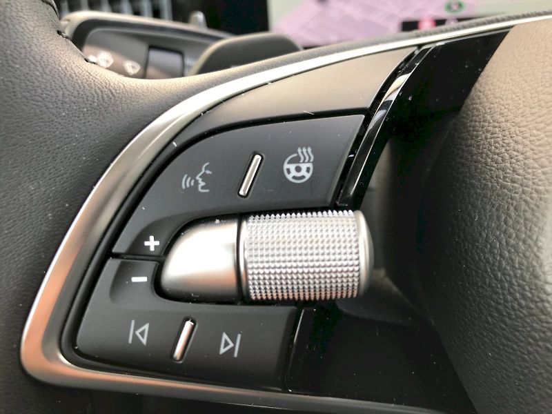 Škoda Superb (2024) COMBI L K TD 142/2.0 A7A - fotka 17 z 26