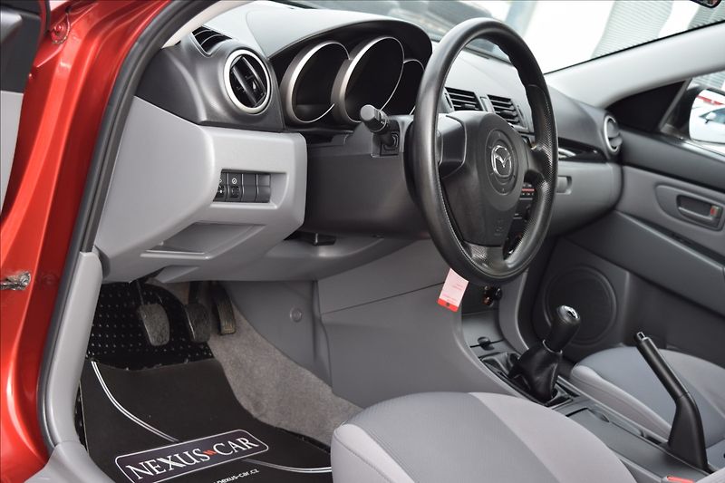 Mazda 3 1,4 i 62KW NOVÁ STK PO SERVISE - fotka 18 z 40
