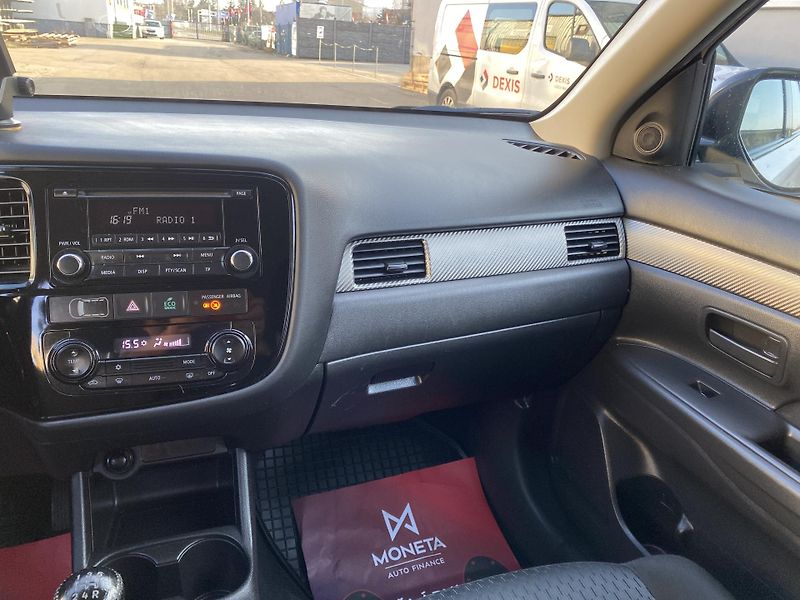 Mitsubishi Outlander (2014) 2,0i - Invite - 1 Majitel - fotka 22 z 42