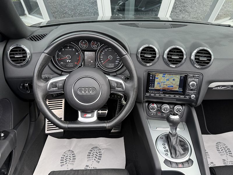 Audi TT 2,0 TFSI Quattro REZERVACE - fotka 26 z 40
